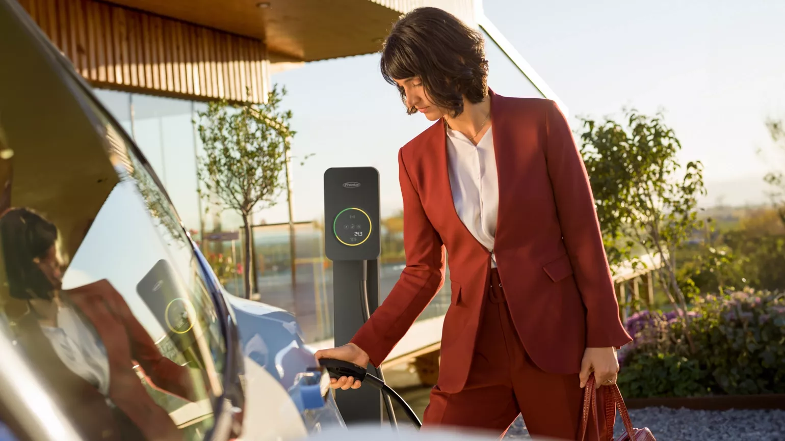 Borne de recharge pour véhicule électrique installée par I.ON