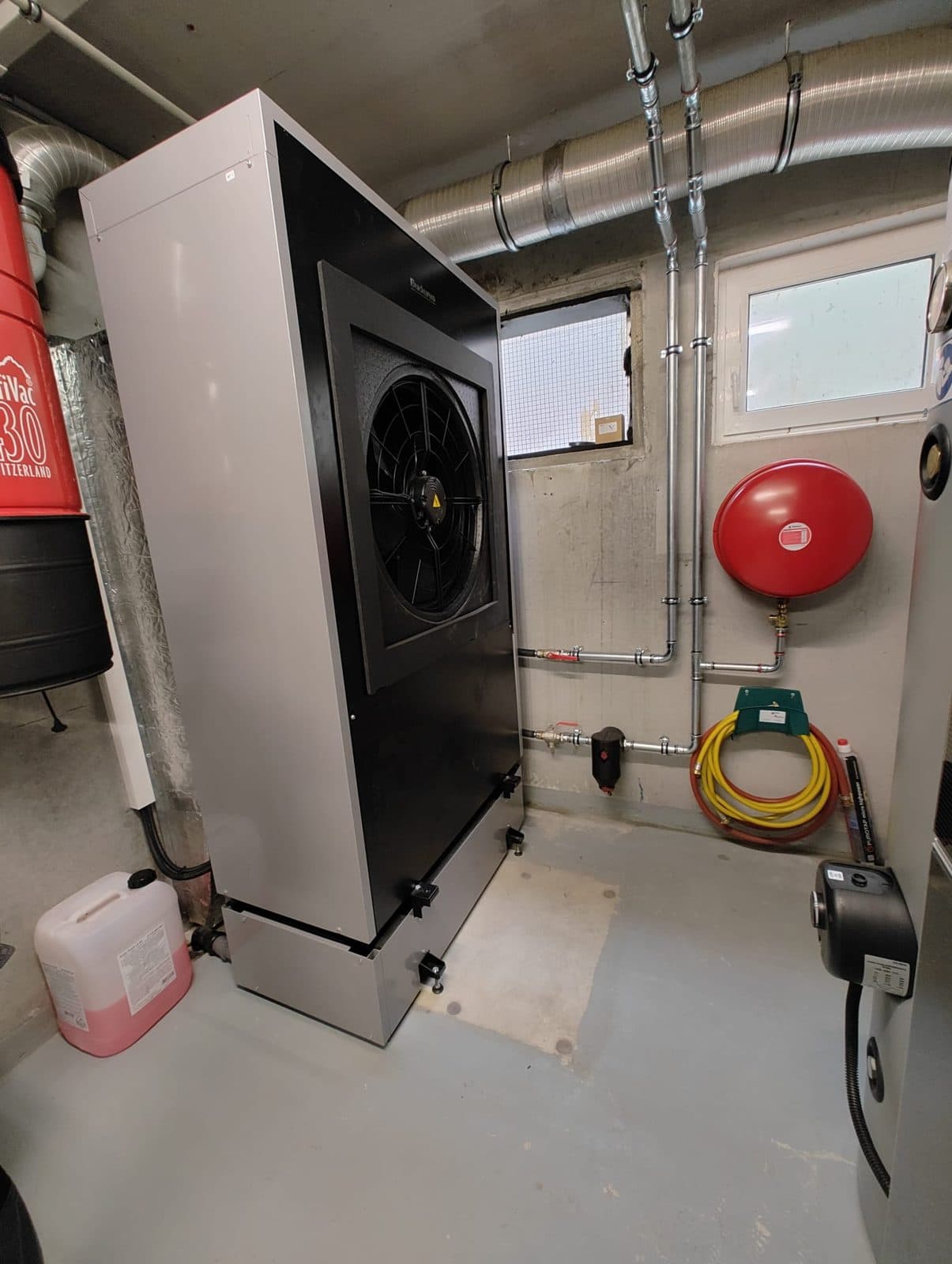 Heat pump installed in a plant room in Recherswil, Solothurn